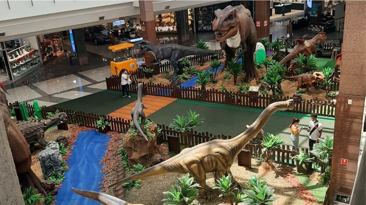 Suzano Shopping recebe dinossauros e brincadeiras do Dino´s Adventure -  Gazeta Popular