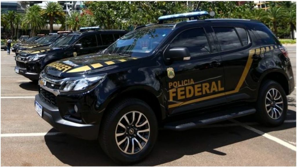 Homem faleceu após inalar fumaça que saia do carro da PRF