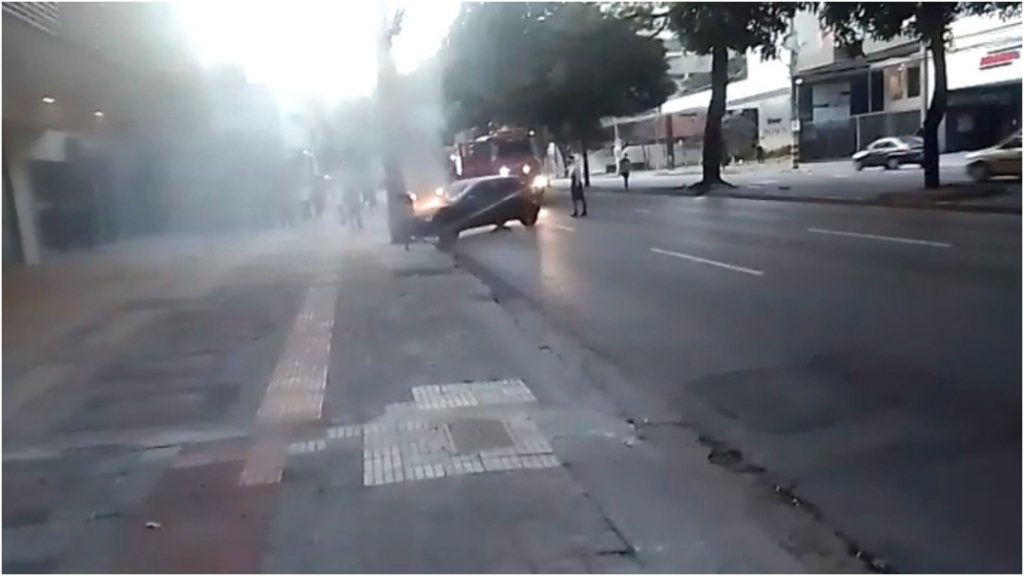 carro pega fogo bh