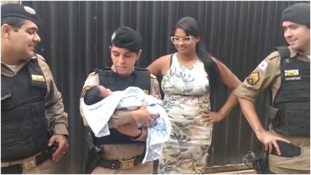 Bebê havia engasgado com apenas 6 dias de vida