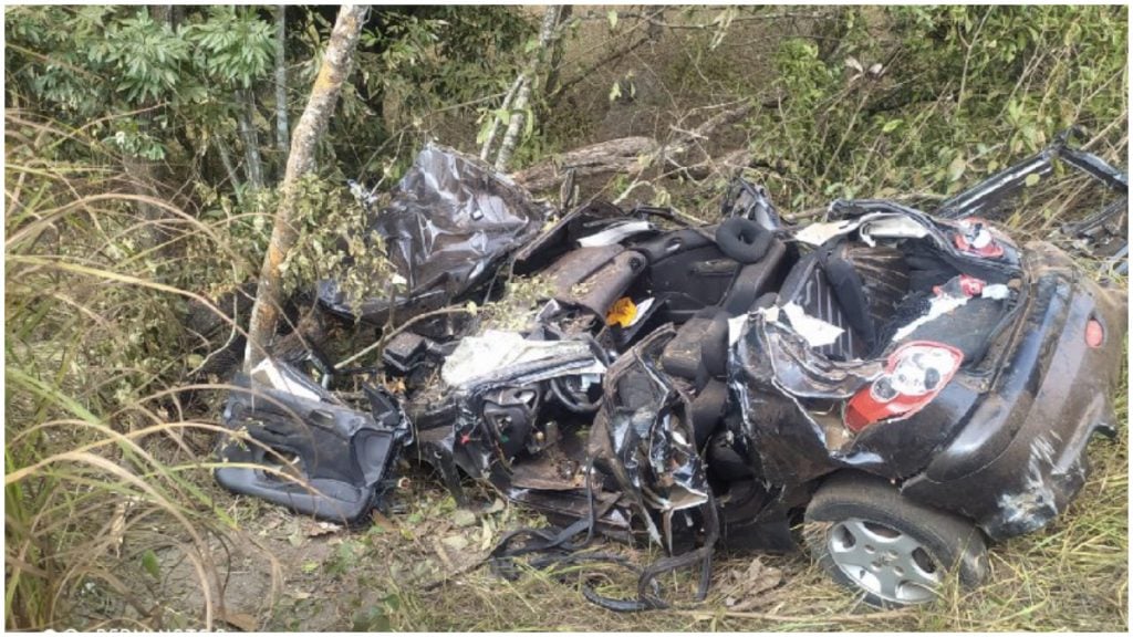 capotamento carro mg
