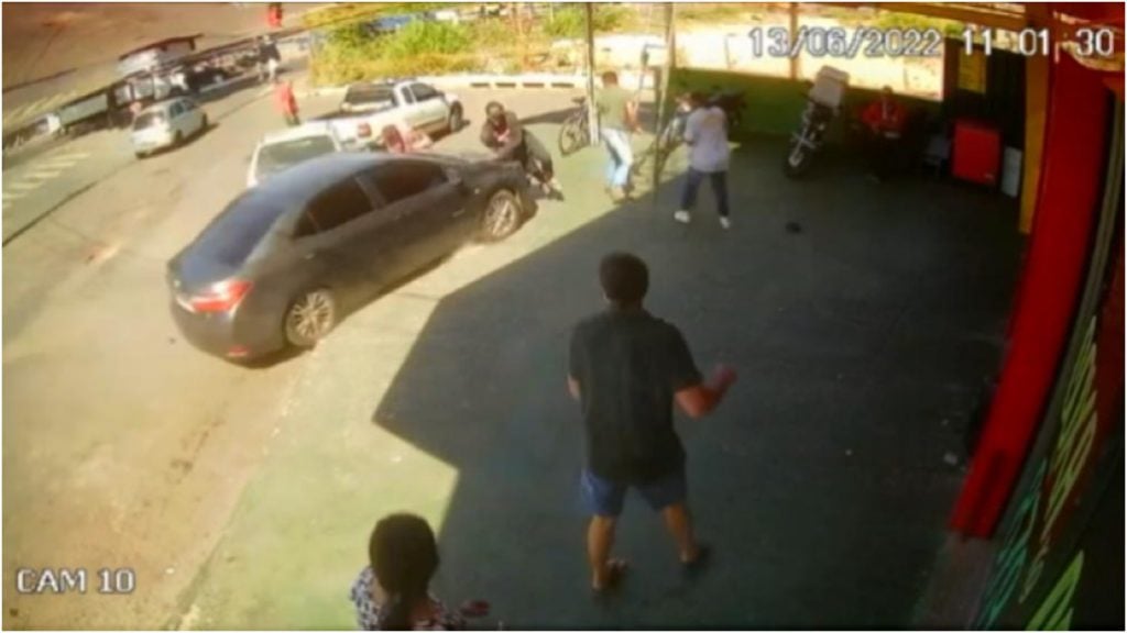 idosa atropela três pessoas