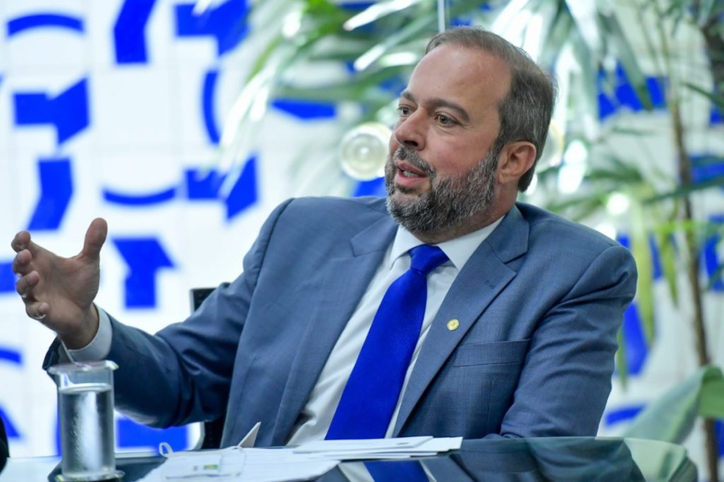 alexandre silveira