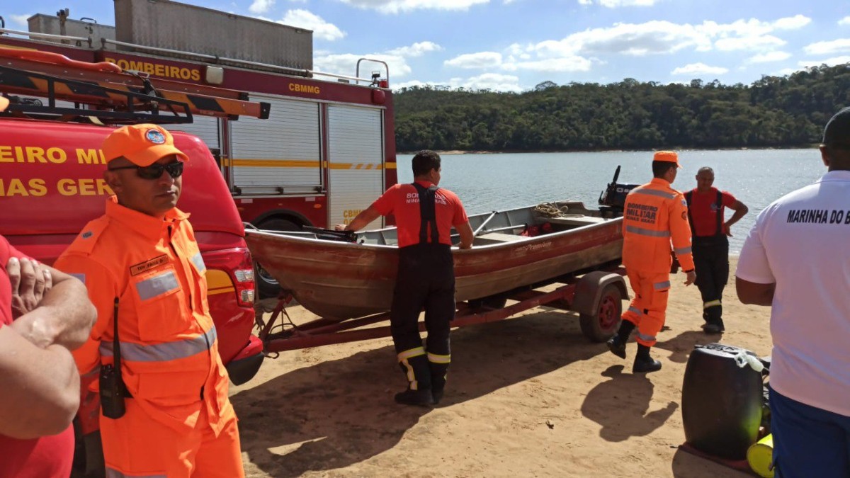 Barco Com 4 Pessoas Vira Na Várzea Das Flores E Uma Desaparece 