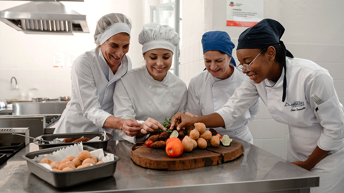 Faculdade Arnaldo promove experiência empreendedora no curso de gastronomia