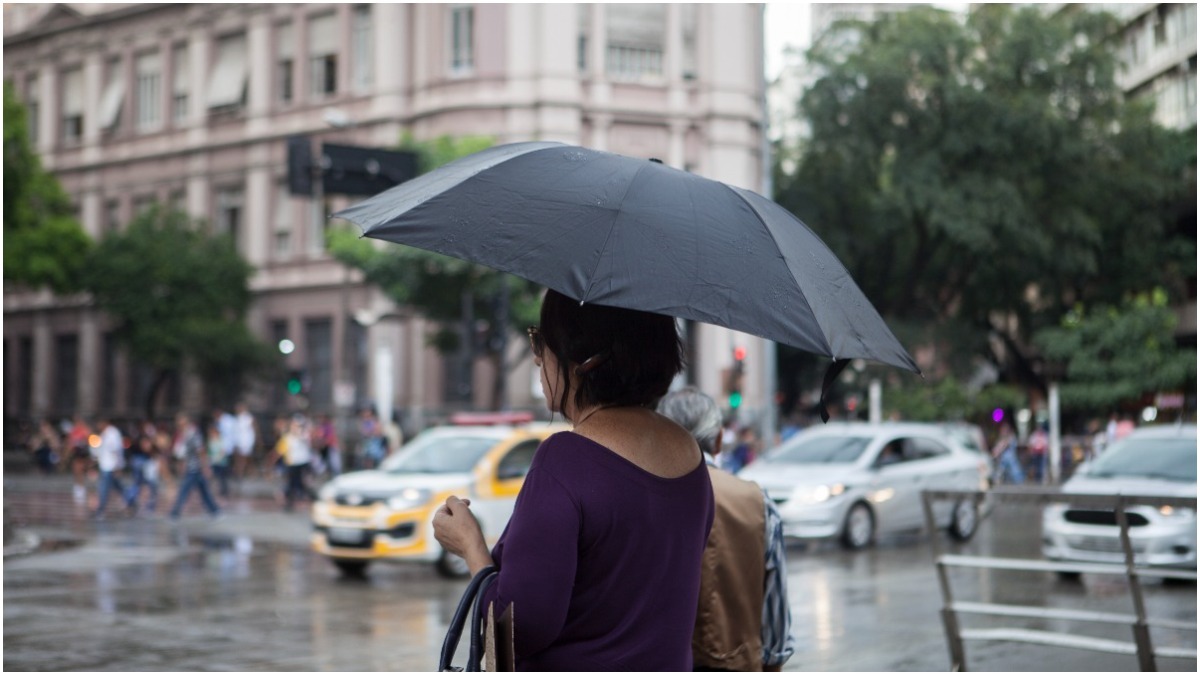 Visit Belo Horizonte - É tanta chuva 💦 que tive que trocar minha vassoura  🧹 por um rodo  ☔️ #BeloHorizonte #chuvoso #chuva #frio #nublado  #paisagem #chuvisco #clima #rain #chuvas #tempo #vento #