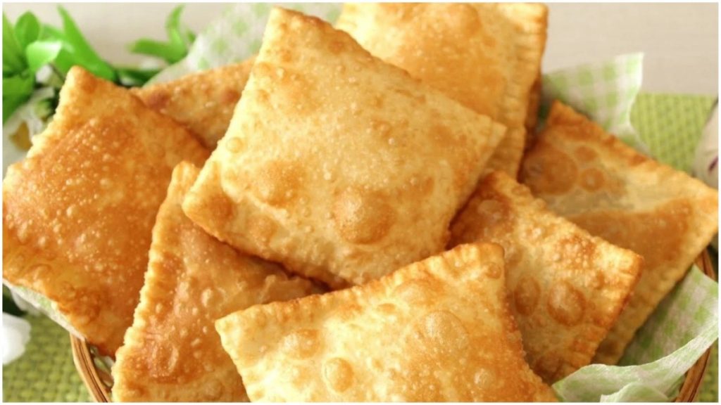 pastéis em uma cesta