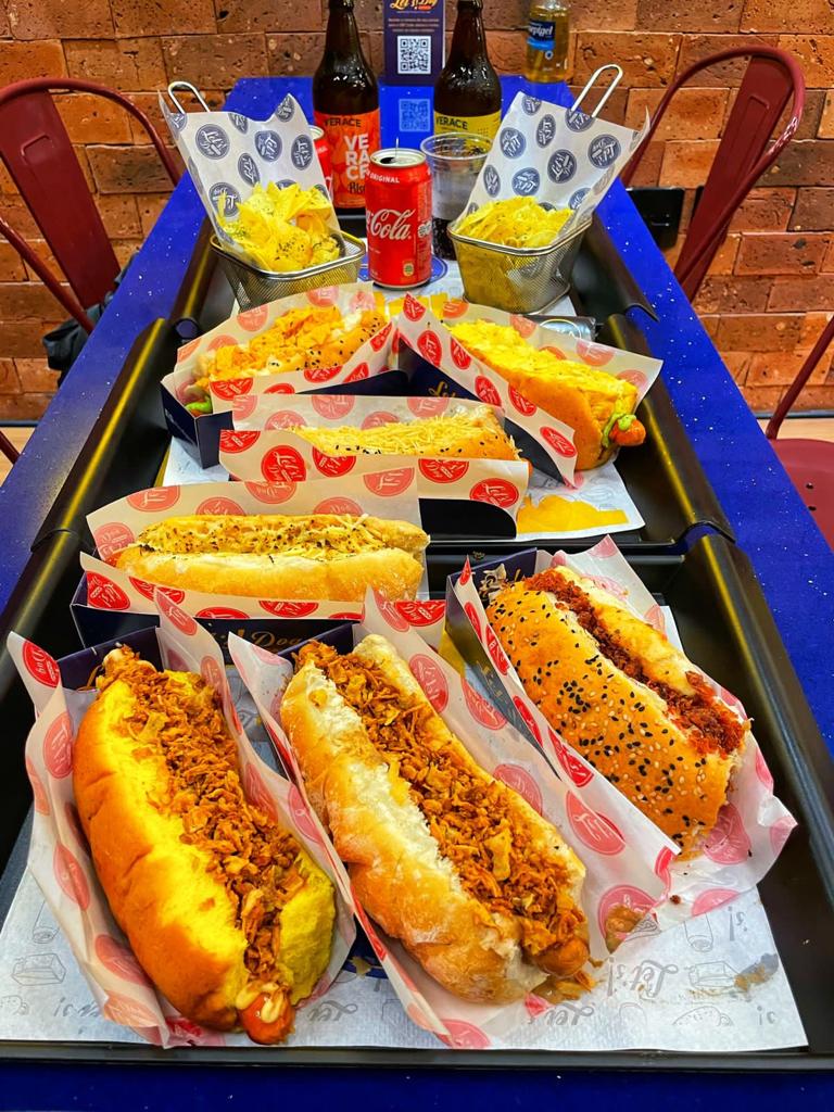 12 ideias de Hotdogueria  cachorro-quente gourmet, sanduíches deliciosos,  culinaria