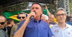 Bolsonaro acusa TSE e PT de complô para prejudicar suas inserções de rádio