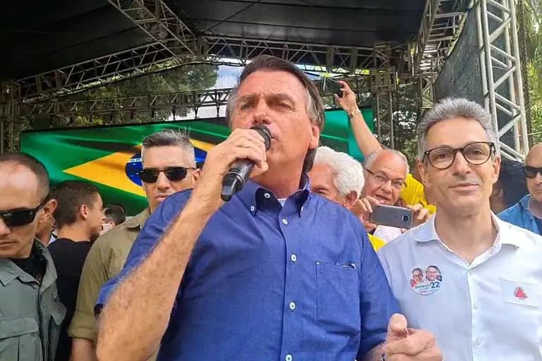 Bolsonaro acusa TSE e PT de complô para prejudicar suas inserções de rádio