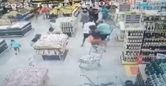 Dupla invade supermercado em Ibirité