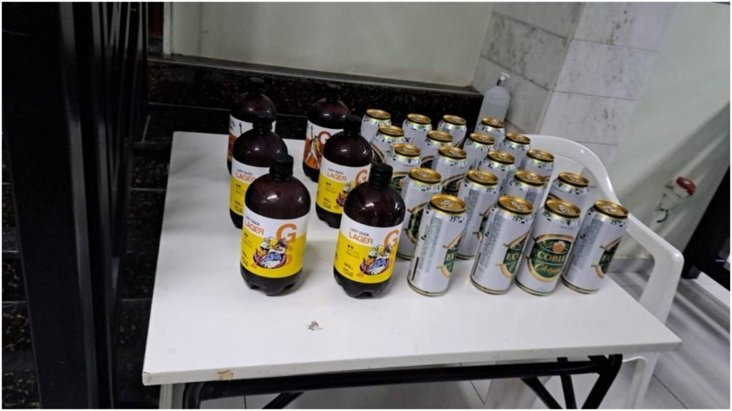 ladrao rouba cerveja