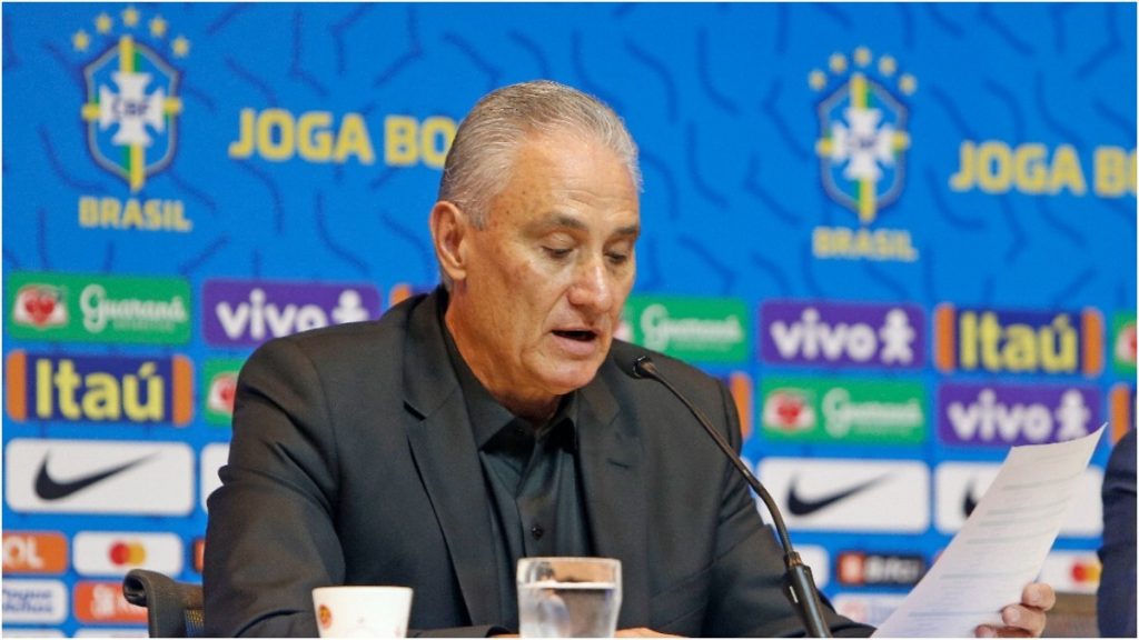 Tite lê a lista de 26 convocados para a Copa do Mundo do Catar