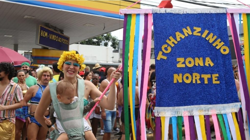 bandeira do bloco tchanzinho da zona norte