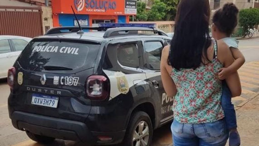 Criança sequestrada pelo pai