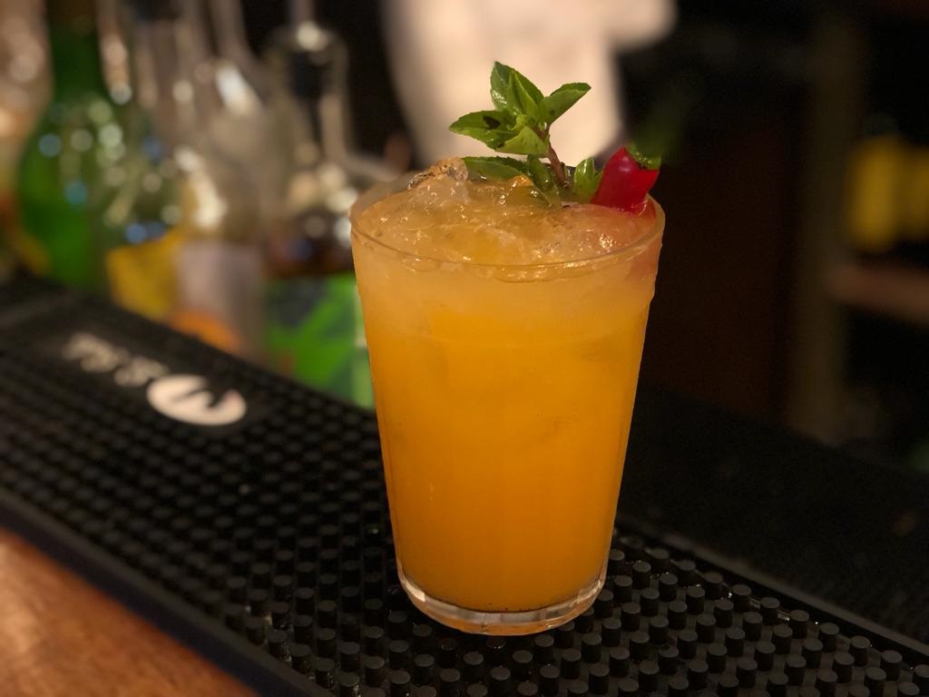 Mascate Runeria: drinks com rum no velho Mercado Novo
