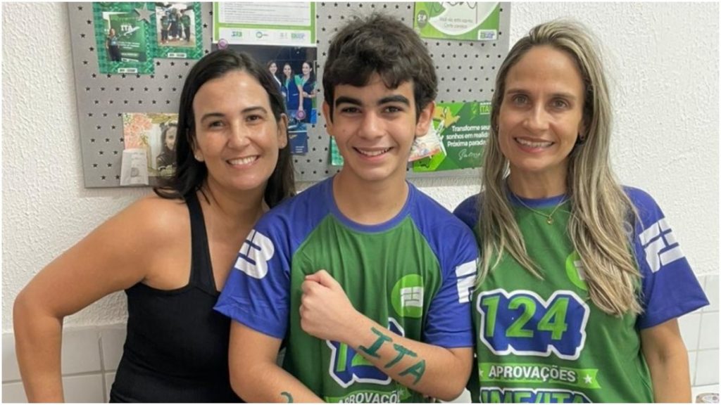 menino aprovado ita