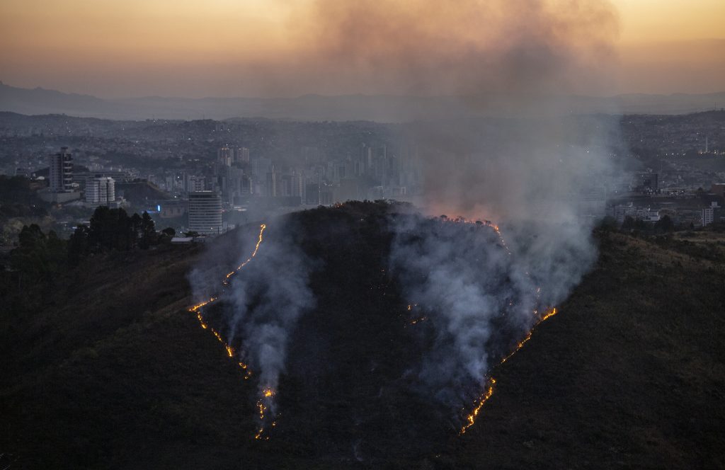 Serra do Curral é palco de repetidos incêndios