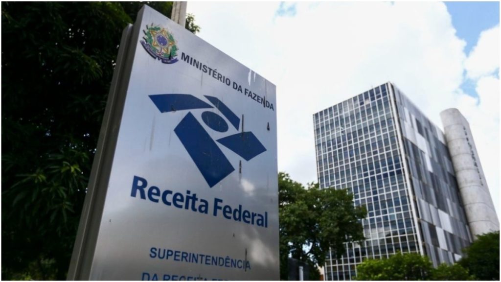 Receita Federal apreende mais de 30 iphones