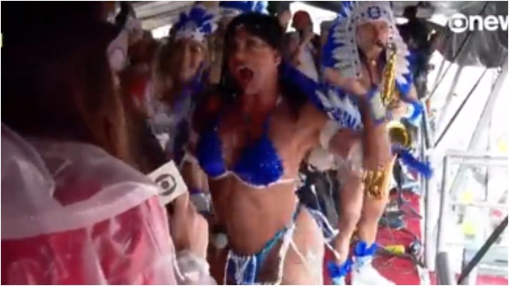 gretchen dá vácuo em repórter