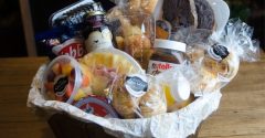 cesta de café da manhã bh cesta da padaria villa lourdes com nutella, pães, frutas