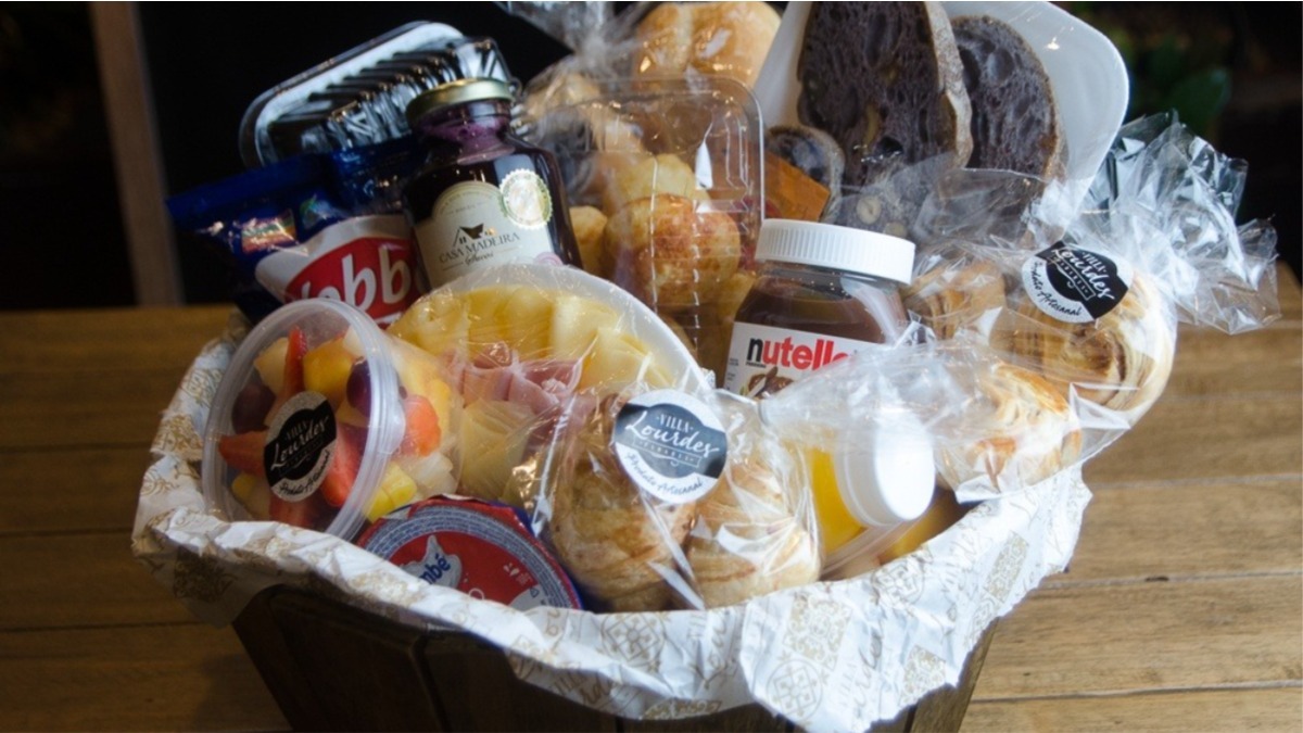 cesta de café da manhã bh cesta da padaria villa lourdes com nutella, pães, frutas