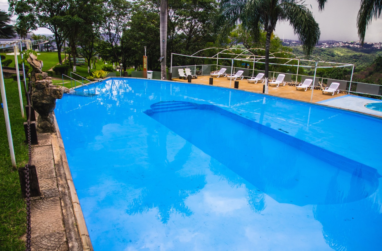 Para se refrescar: hotéis e pousadas com piscina e day use em BH e região