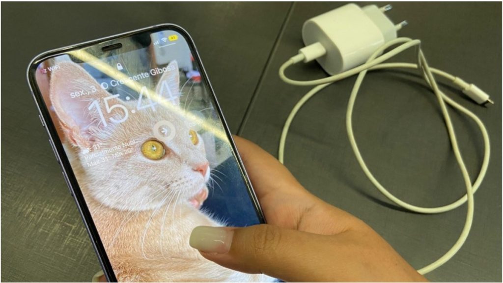 iphone sem carregador