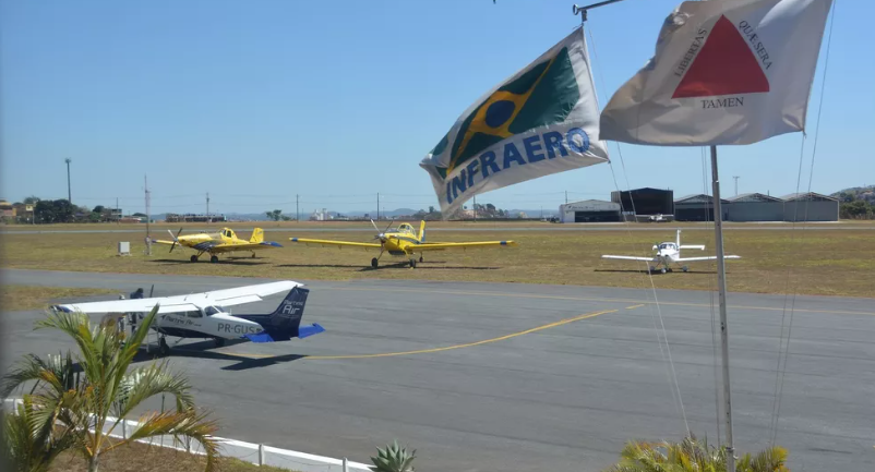 Aeroporto Carlos Prates