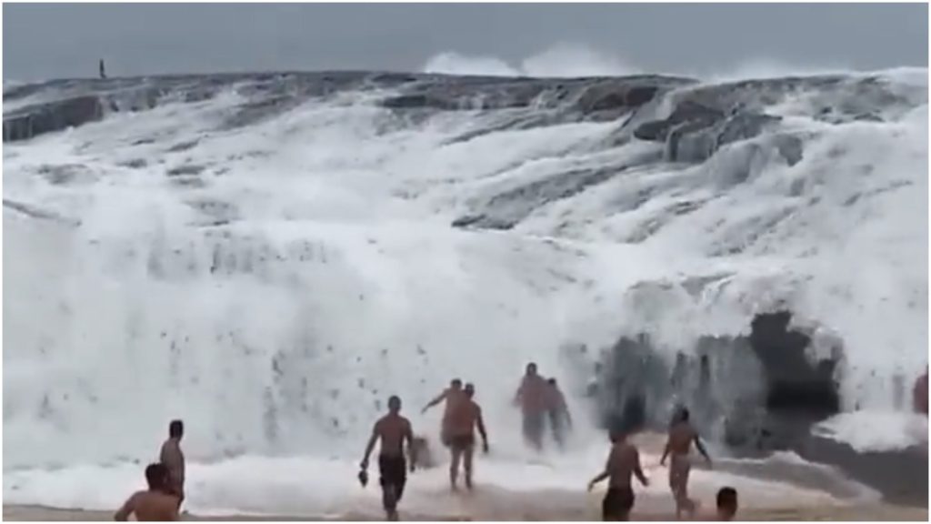 banhistas itacoatiara