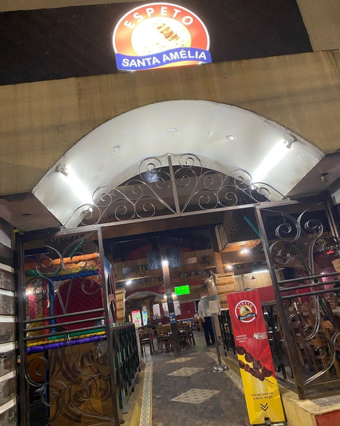 Espeto Santa Amélia é um dos bares da avenida Guarapari