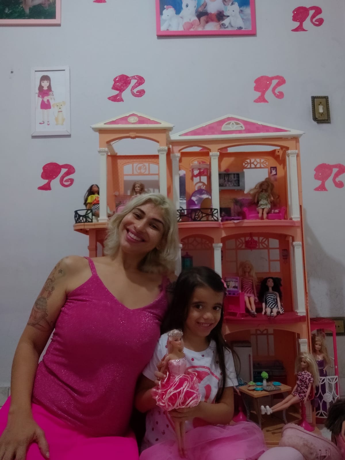 Mãe registra filha com o nome 'Barbie' em homenagem à boneca - Paulista FM