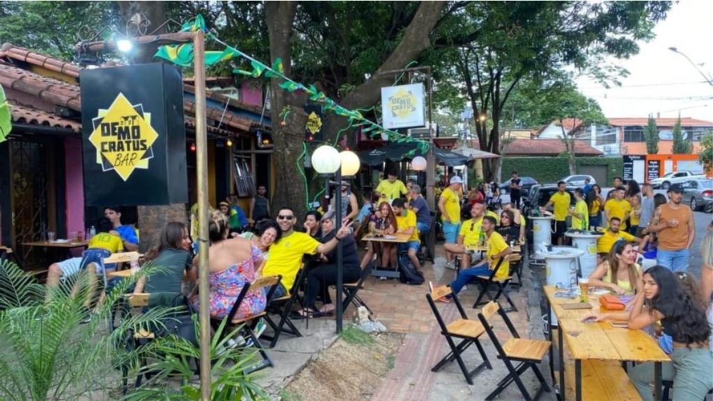 democratus bar bh