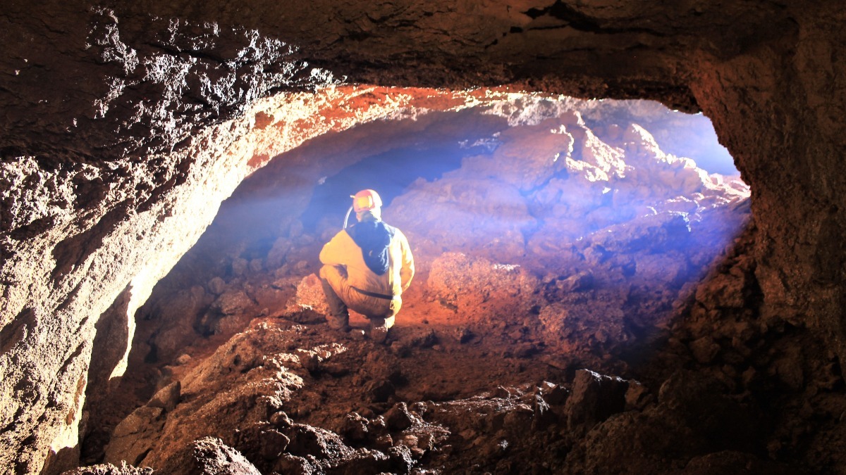 Caverna escavada por preguiças-gigantes