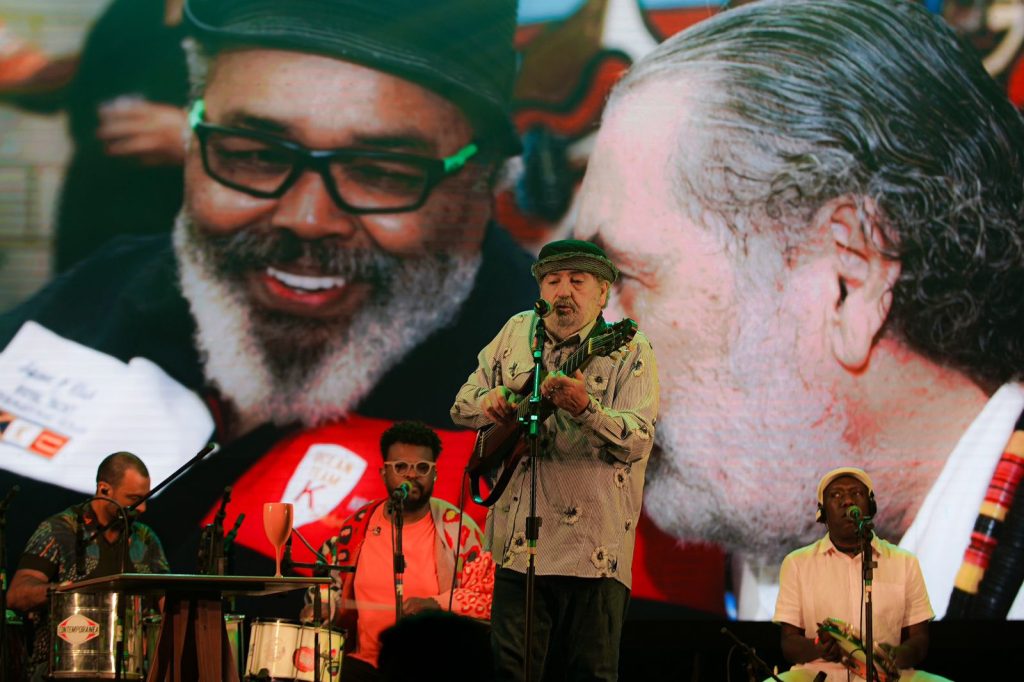 Moacyr Luz homenageia Jorge Aragão no Festival Caramelo