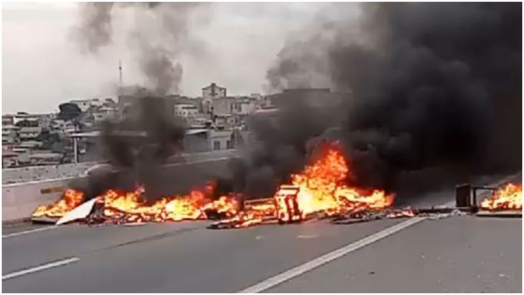 manifestação mg-10
