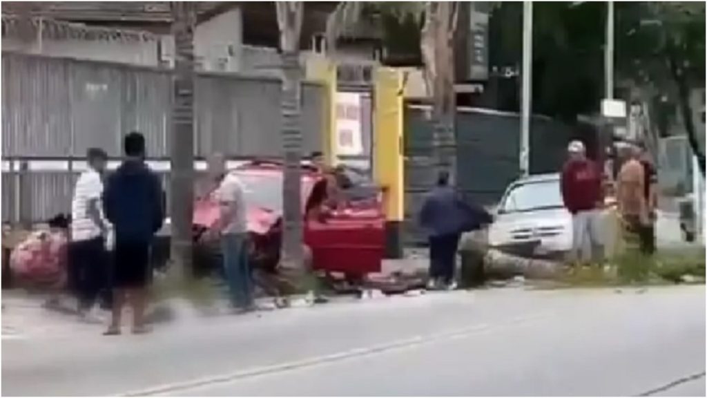 jovem atropela idosas