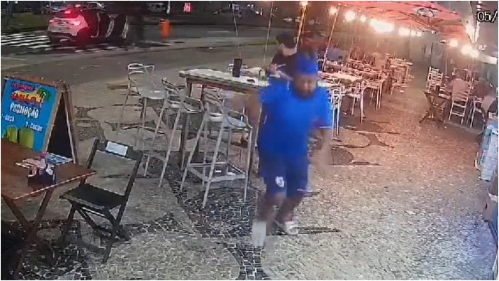 médicos tentaram correr quando os disparos começaram