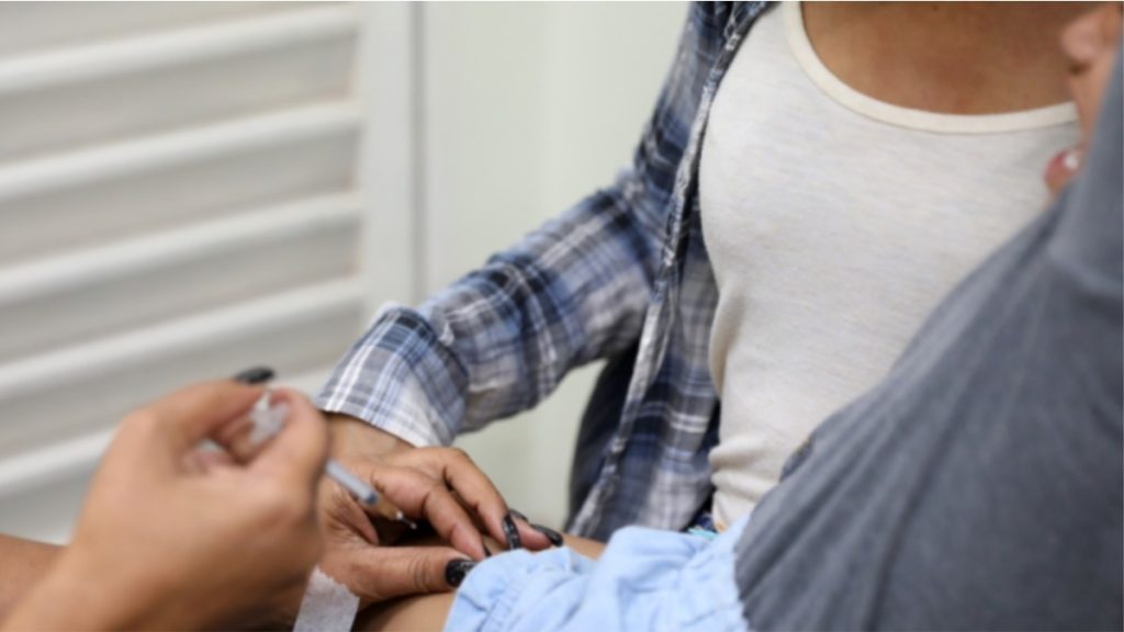 pbh vacina dengue crianças