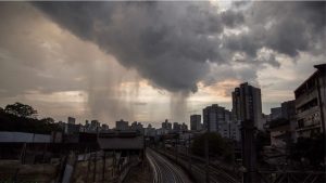 Primavera chega com previsão de muita chuva e calor em Minas