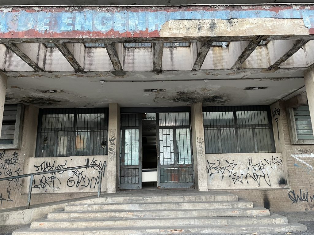Prédio da Faculdade de Engenharia da UFMG