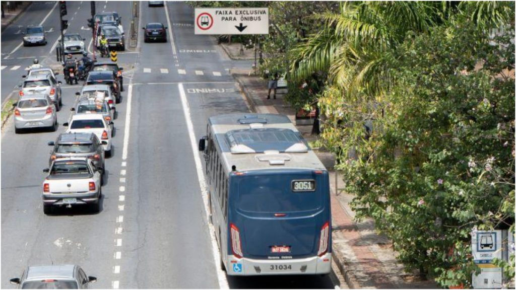 faixa exclusiva ônibus