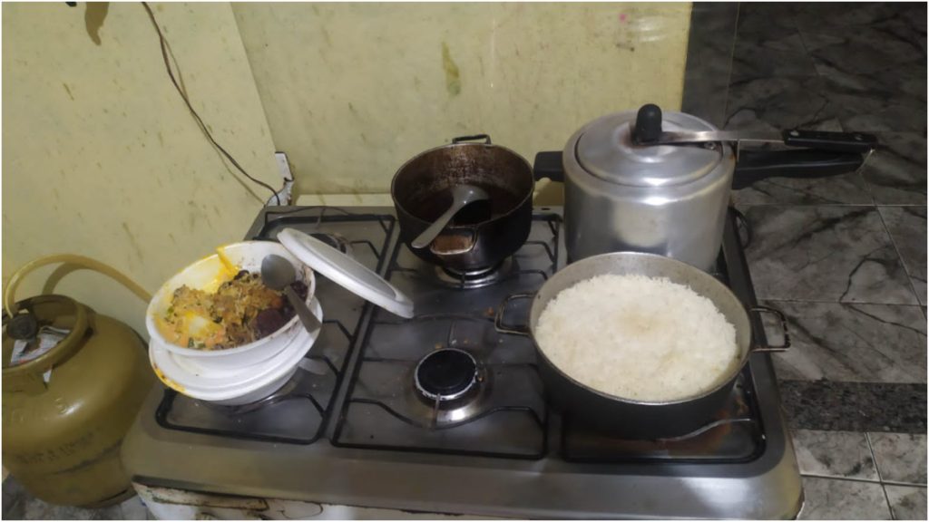 filhos sem água e comida