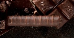 mulher indenização larva chocolate