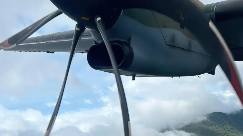 As buscas ao helicóptero que desapareceu no litoral norte de São Paulo no último domingo (31) prosseguem nesta sexta-feira (5), pelo quinto dia