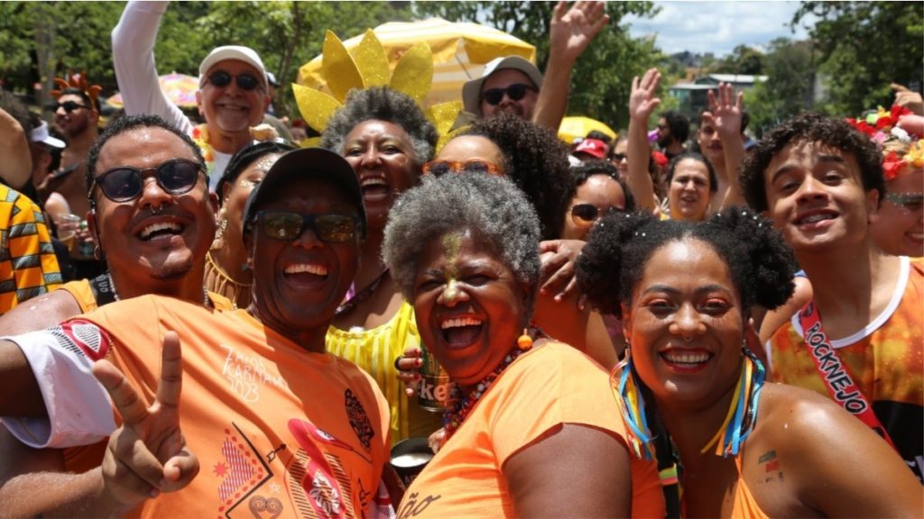foliões ensaios de blocos bh fim de semana