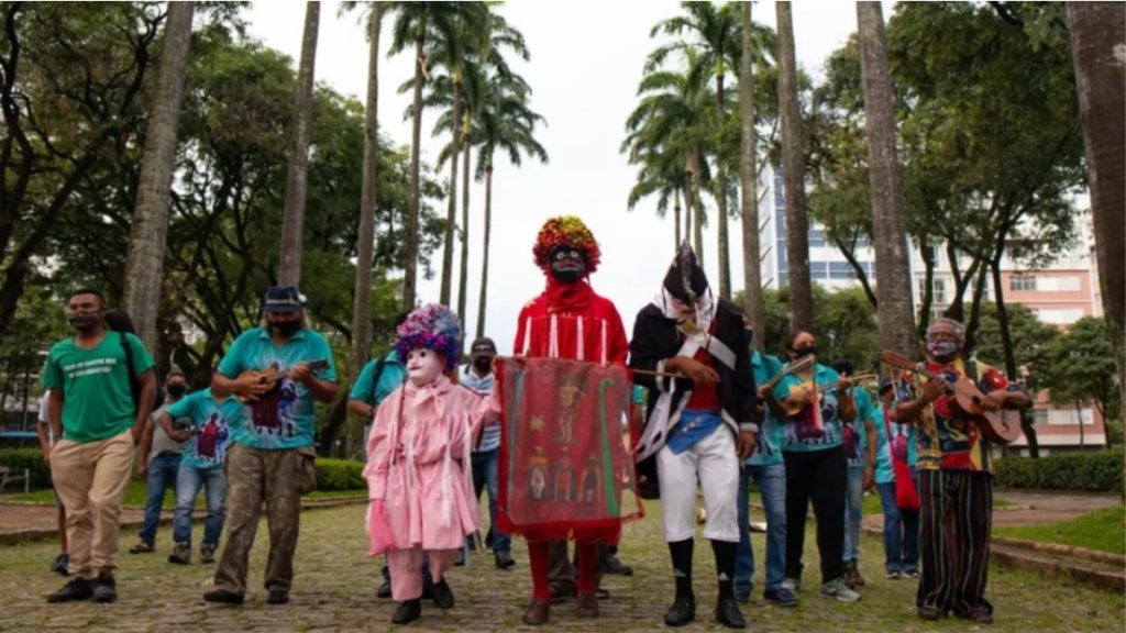 folia de reis praça da liberdade