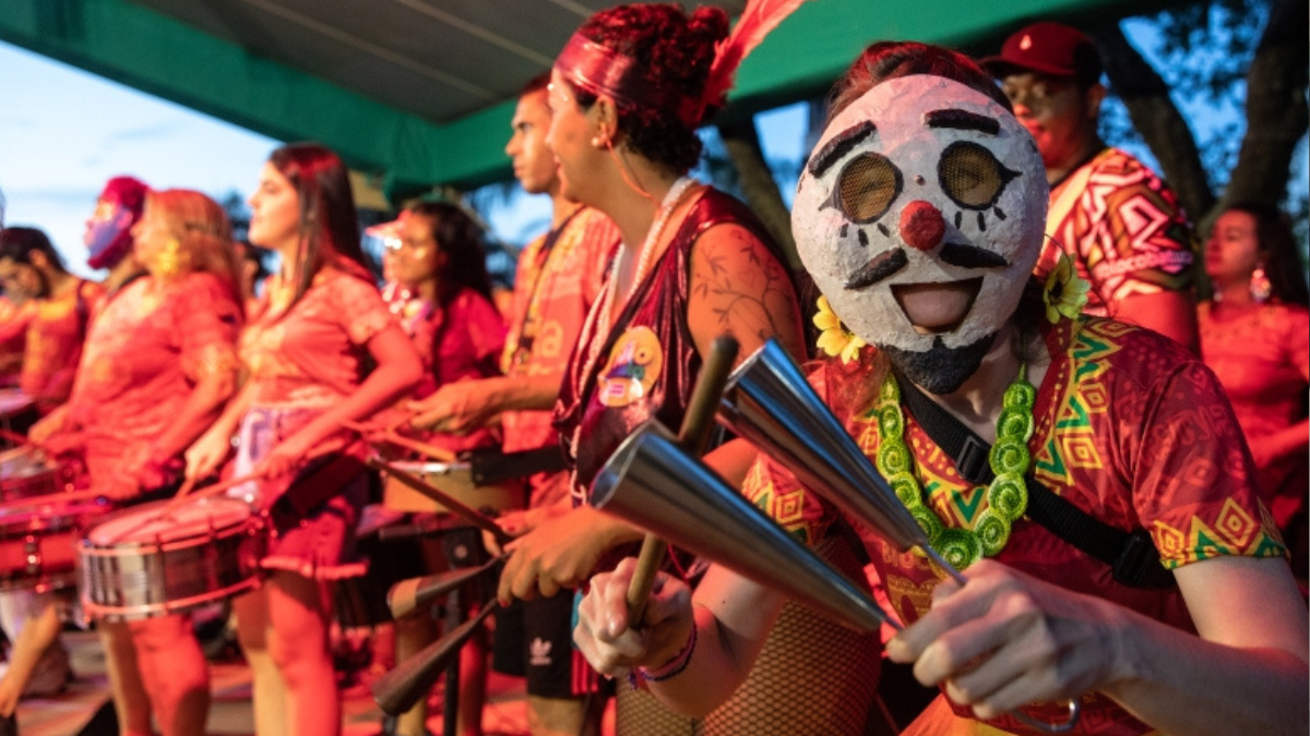 Bloco Maria Baderna comemora 10 anos no Carnaval de Contagem