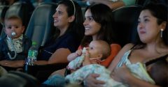 mães e bebês assistindo filme cinematerna boulevard shopping
