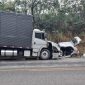 acidente carro e caminhão br-251